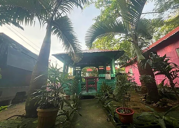 Garden Hotel 3*